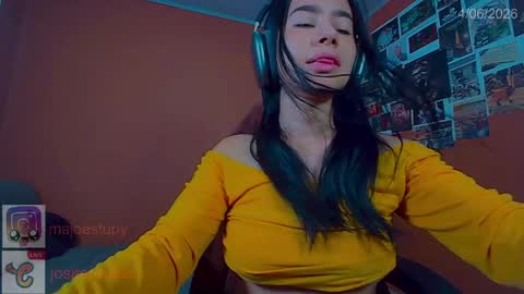 Josita rousell INSTAGRAM  majoestupy  online show from June 4, 9:21 pm
