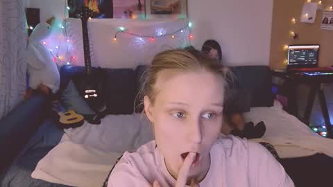 joy_keys online show from February 25, 11:15 pm