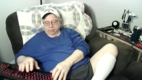 jpmel99 online show from May 9, 11:00 pm