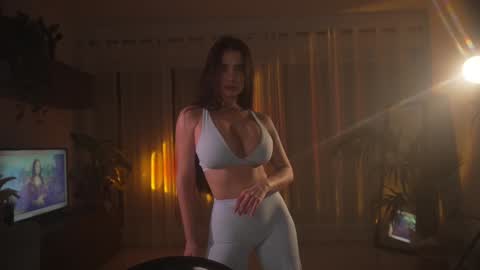 Jennifer Diaz online show from March 19, 10:04 pm