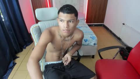 juan_and_luke online show from March 30, 12:27 pm