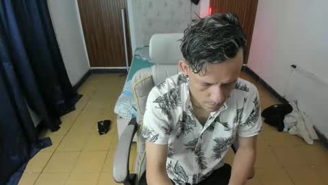 juan_and_luke online show from April 9, 11:27 am