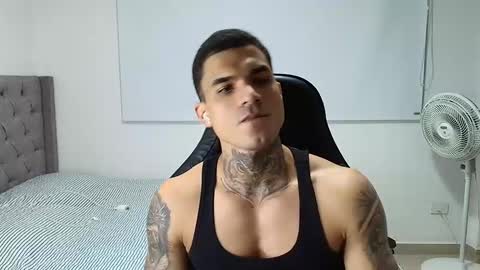 juan_gomez_1 online show from January 13, 11:45 pm