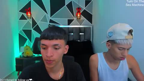 JuanSteven online show from April 8, 2:25 am