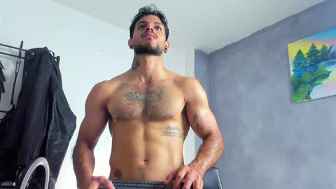 Juan Esteban online show from April 4, 11:23 pm