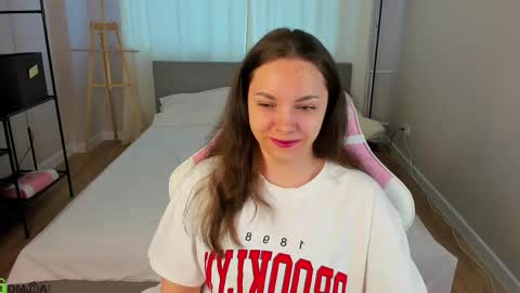 Judy Lewis online show from April 21, 1:42 am