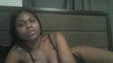 JuicyExotic online show from December 1, 11:08 am