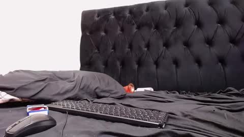 Snapshot of juicykayxxx chatting on February 24, 10:04 am Miss Kay online show from February 24, 10:04 am