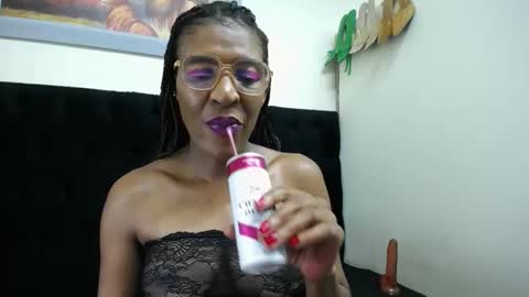 Snapshot of juicykayxxx chatting on February 13, 11:39 am Miss Kay online show from February 13, 11:39 am