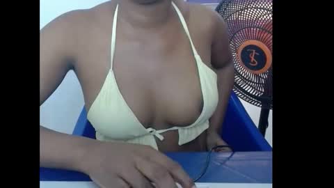 juicynwetx online show from December 18, 12:33 pm