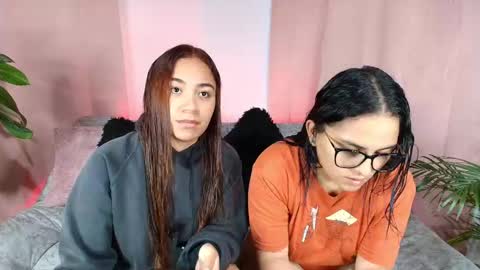 Jules and Gia online show from December 17, 12:50 am