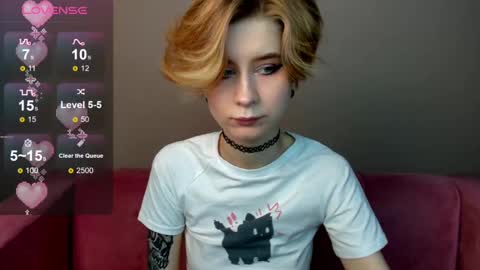 Snapshot of julescrown chatting on March 10, 12:50 am Jules online show from March 10, 12:50 am