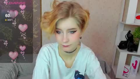 Snapshot of julescrown chatting on January 25, 1:32 am Jules online show from January 25, 1:32 am