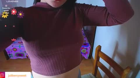 Juliana online show from October 3, 3:59 am