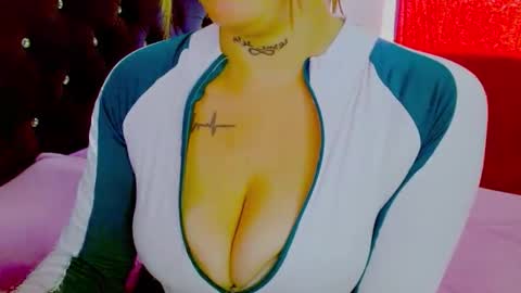  Juliana Torres  online show from October 29, 7:47 pm