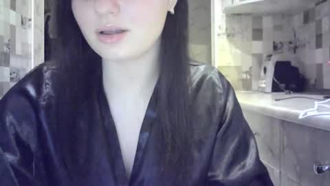julia69009 online show from February 5, 10:11 pm