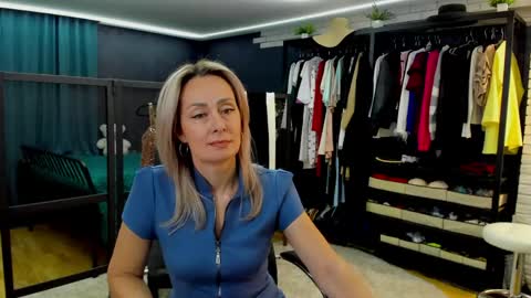 julia__cherry_ online show from May 1, 3:50 pm