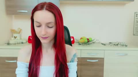 JuliaJae online show from March 5, 7:06 am