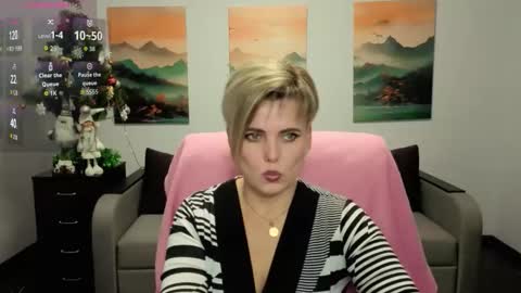 Julia online show from December 20, 2:24 pm