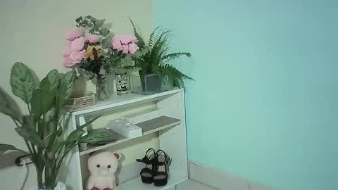 Snapshot of juliamack chatting on February 1, 1:02 am JuliaMack online show from February 1, 1:02 am