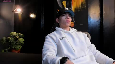 JULIAN  online show from February 3, 11:14 am