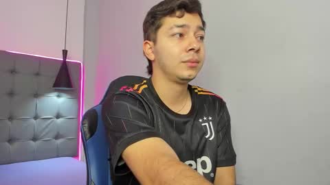 julian_smith21 online show from February 26, 12:30 pm