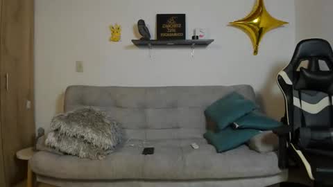 julian_wallace online show from January 11, 11:00 pm