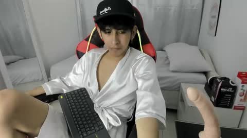 Julian online show from March 17, 8:25 pm