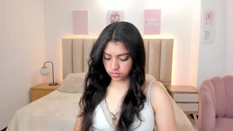 julie_devani online show from November 19, 8:29 pm