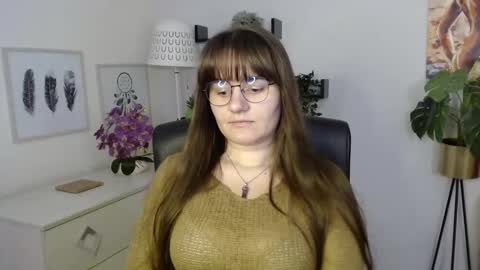 Julie online show from September 22, 12:31 pm
