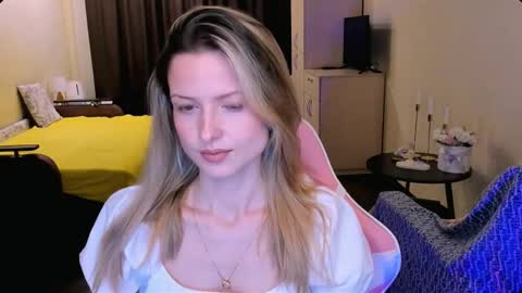 Julie online show from March 12, 2:43 pm