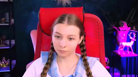 juliedaniel online show from November 11, 8:49 am