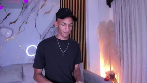 Julien online show from March 8, 12:31 pm