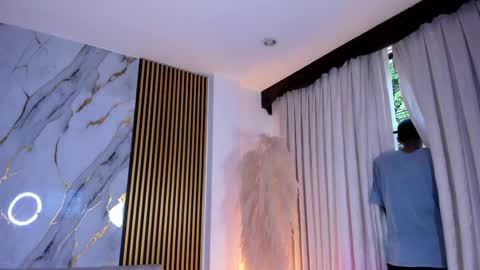 Julien online show from March 20, 11:48 am