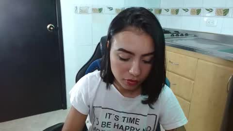 julieta_fn online show from December 20, 3:41 pm