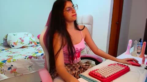 julieta_rose19 online show from December 1, 12:25 pm