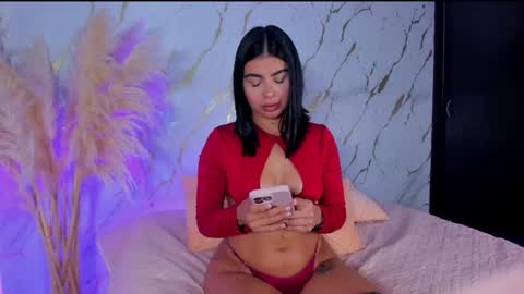 Julieth Gomez online show from April 13, 4:39 am