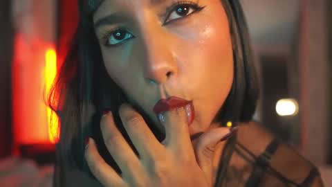 julietawinona online show from March 13, 9:40 pm