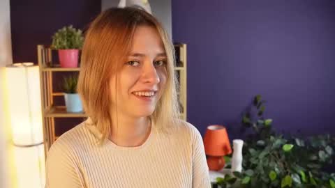 Mia online show from September 13, 3:42 am