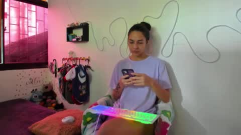 Snapshot of juliette_sweet05 chatting on October 3, 5:10 pm juliette online show from October 3, 5:10 pm