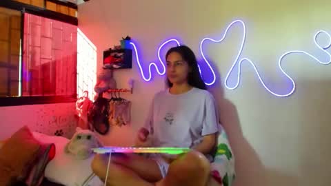 Snapshot of juliette_sweet05 chatting on October 22, 8:54 pm juliette online show from October 22, 8:54 pm