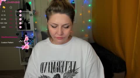 Jully online show from December 6, 11:39 am