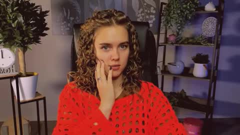 junewoods online show from November 21, 12:14 pm