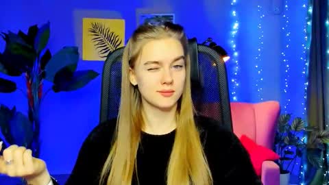 junewoods online show from January 13, 8:22 am