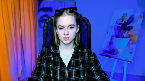 junewoods online show from March 25, 7:26 am