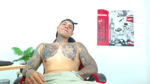 juniior_333 online show from November 26, 10:28 pm