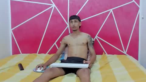 junior_bigcock3 online show from March 28, 9:27 pm