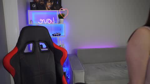 Snapshot of just_emmy chatting on February 1, 7:47 am just call me Emmy online show from February 1, 7:47 am