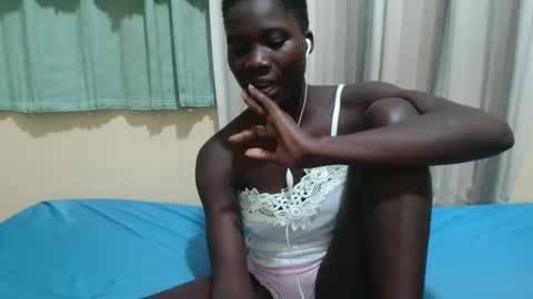 Snapshot of just_lyra chatting on October 19, 6:45 pm Lyra online show from October 19, 6:45 pm