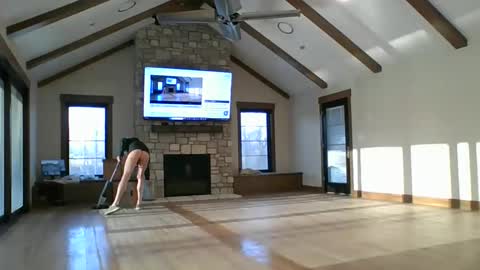 Tohiptwoquit online show from March 1, 1:04 pm